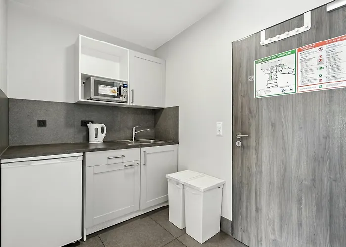 Pensión Engelsburg - - 3*